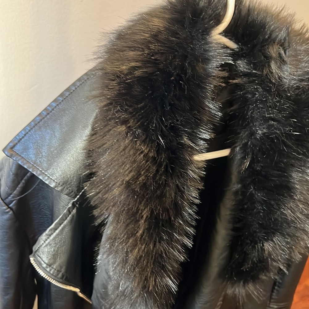 Suzy coat new never worn - Picture 2 of 4